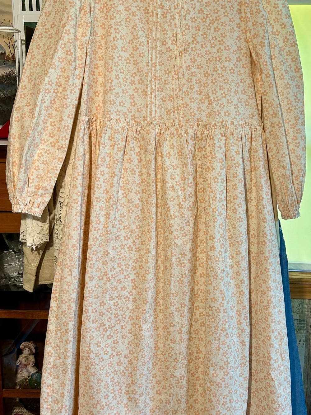 Vintage-Inspired Peach Floral Long Sleeve Dress 100% cotton cool an crisp